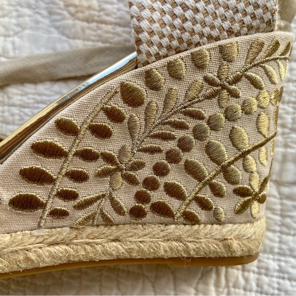 Brand New Gold embroidered lace up wedges - Picture 5 of 8